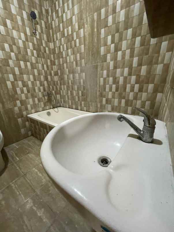 dijual rumah jl sariwates antapani bandung