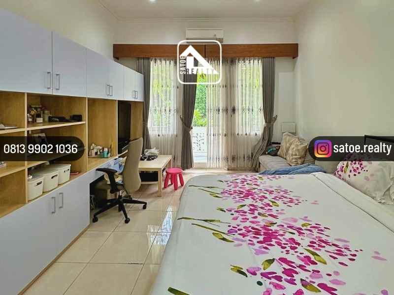 dijual rumah jl sekolah duta pondok