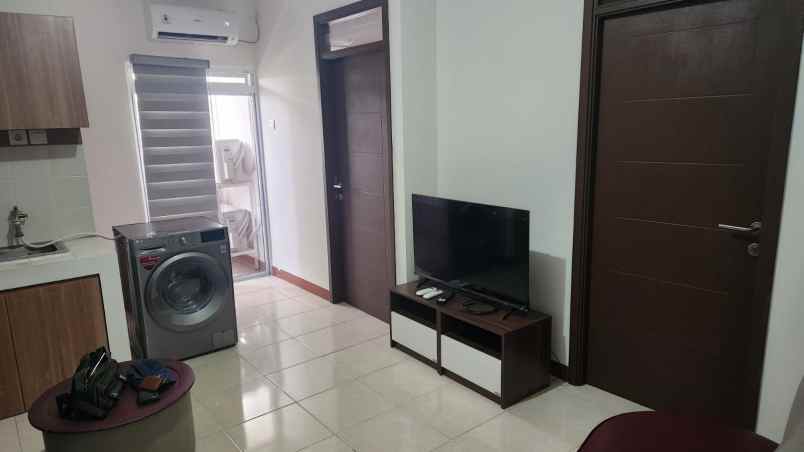 dijual rumah jl serua raya
