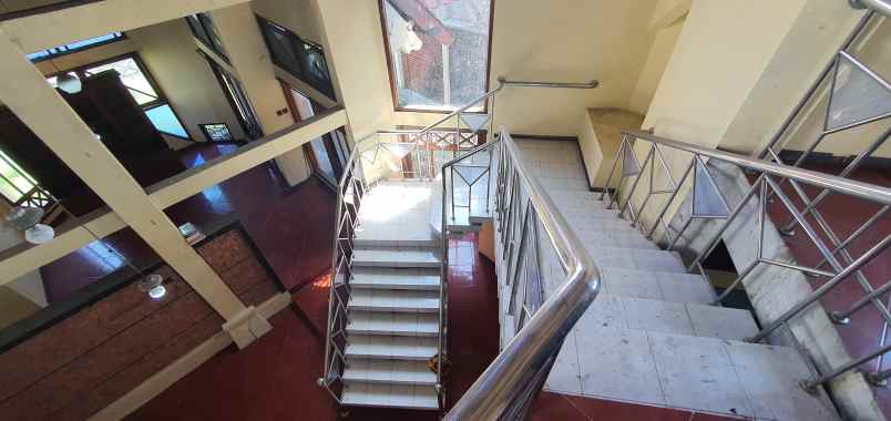 dijual rumah jl slamet riyadi rt 002 rw