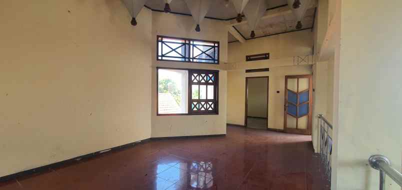 dijual rumah jl slamet riyadi rt 002 rw