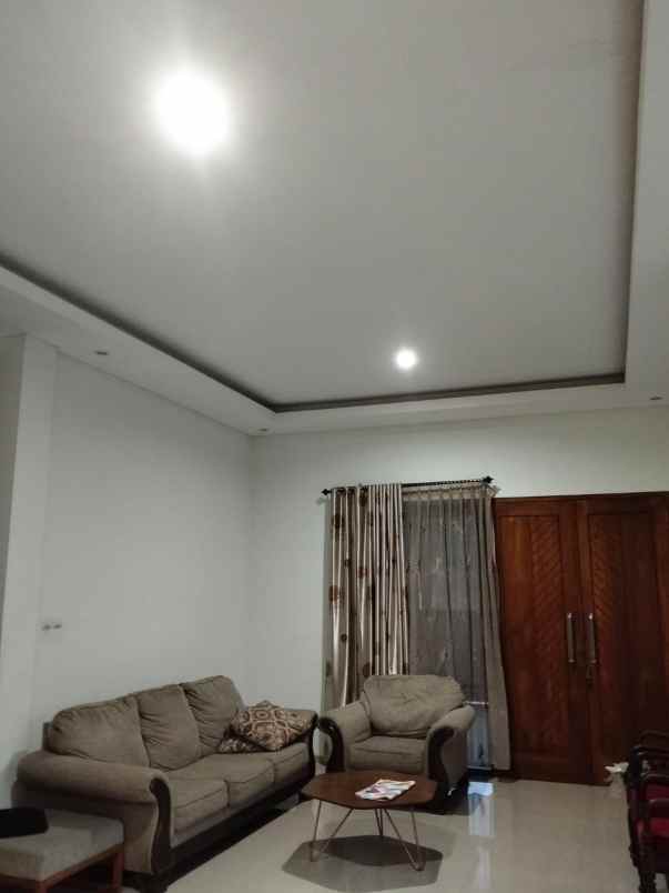 dijual rumah jl sumberan soragan