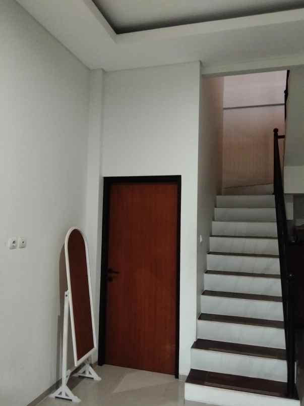 dijual rumah jl sumberan soragan