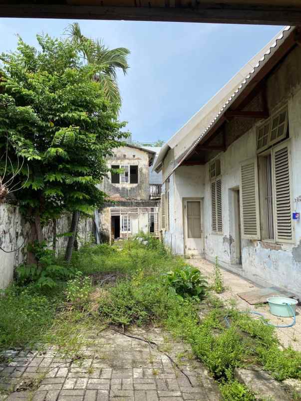 dijual rumah jl tumapel