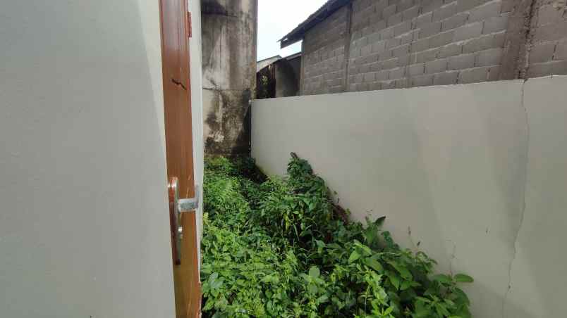 dijual rumah jl ujung pandang 2 komp