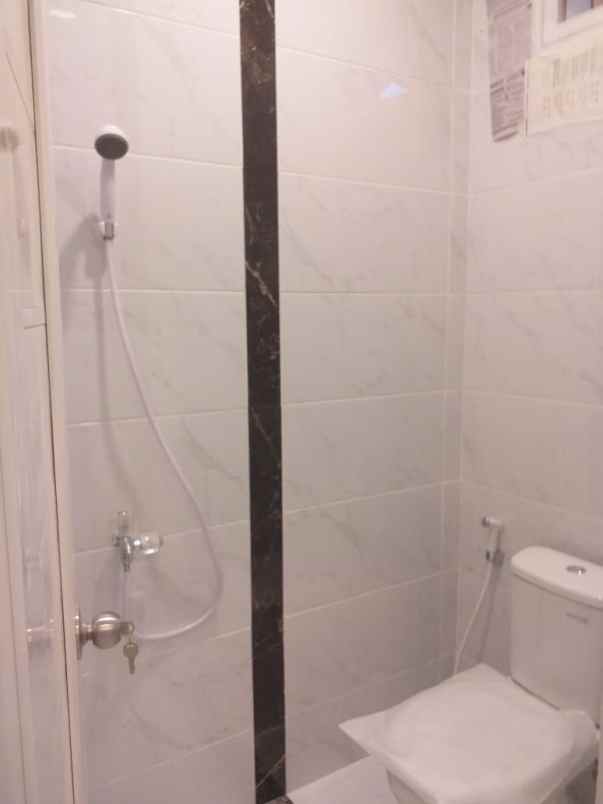 dijual rumah jln sadar