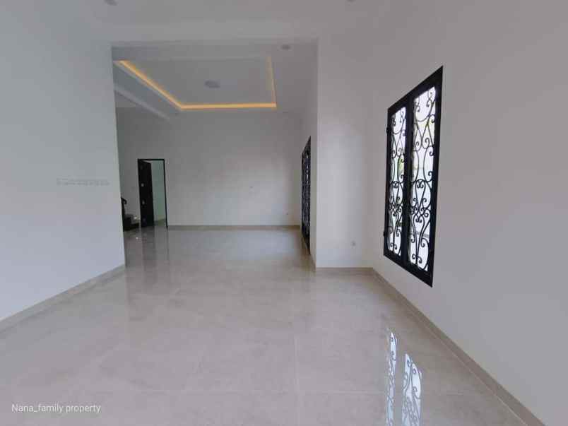 dijual rumah joglo kembangan