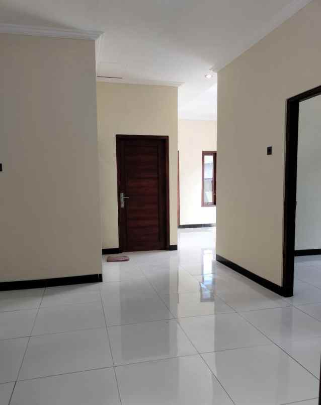 dijual rumah kalitirto