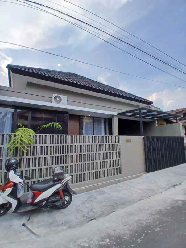 dijual rumah kaliurang km 14