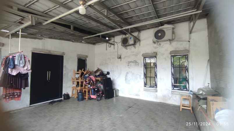 dijual rumah kampung kawaron suvarna sutera