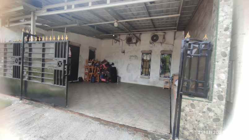 dijual rumah kampung kawaron suvarna sutera