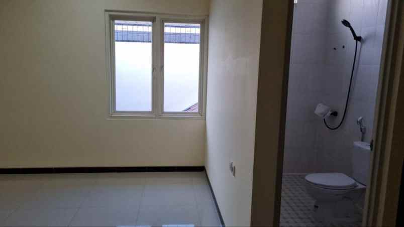 dijual rumah karang asem