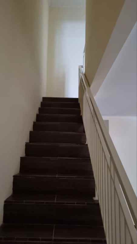 dijual rumah karang asem