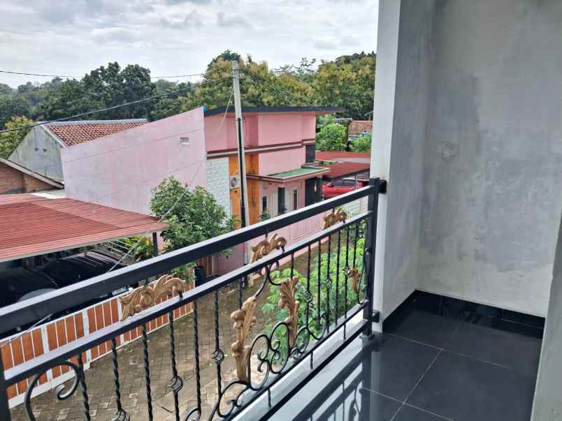 dijual rumah karangrejo banyumanik