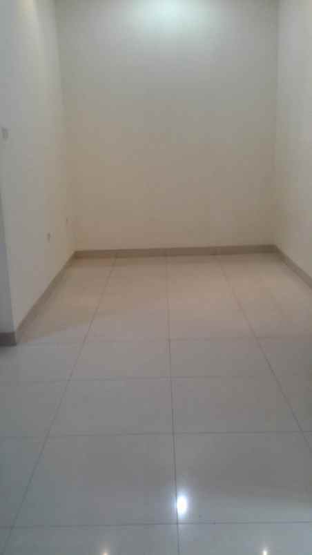 dijual rumah karawaci
