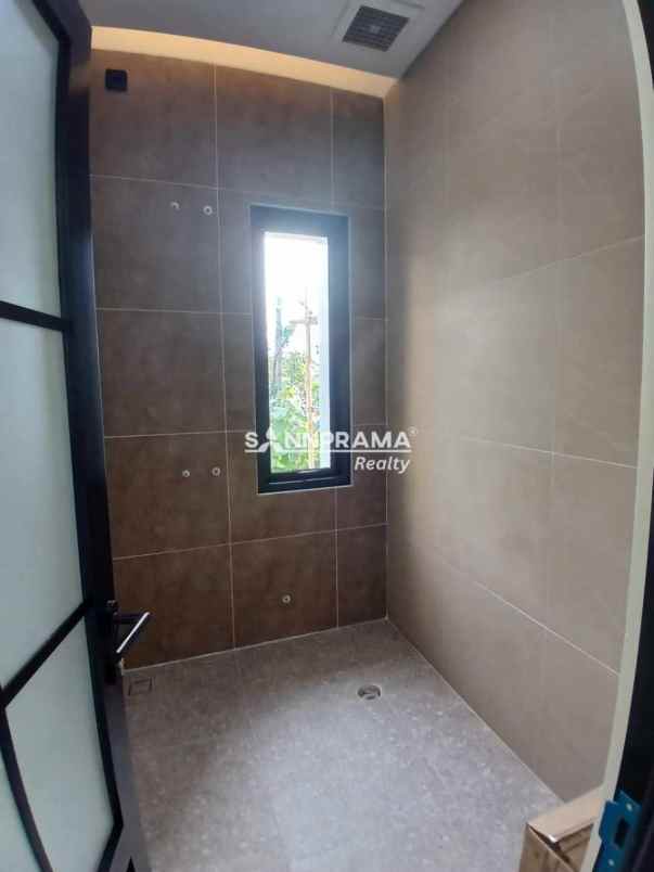 dijual rumah kav dki