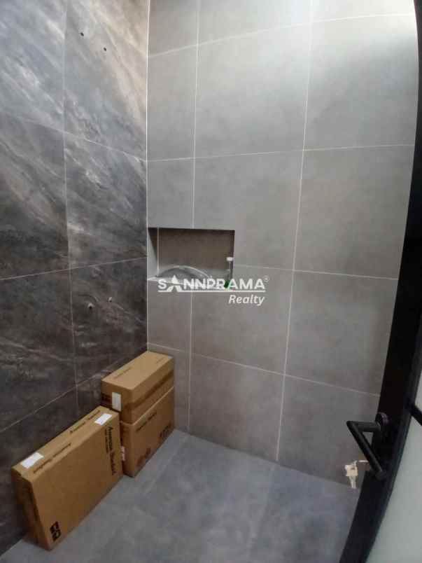 dijual rumah kav dki