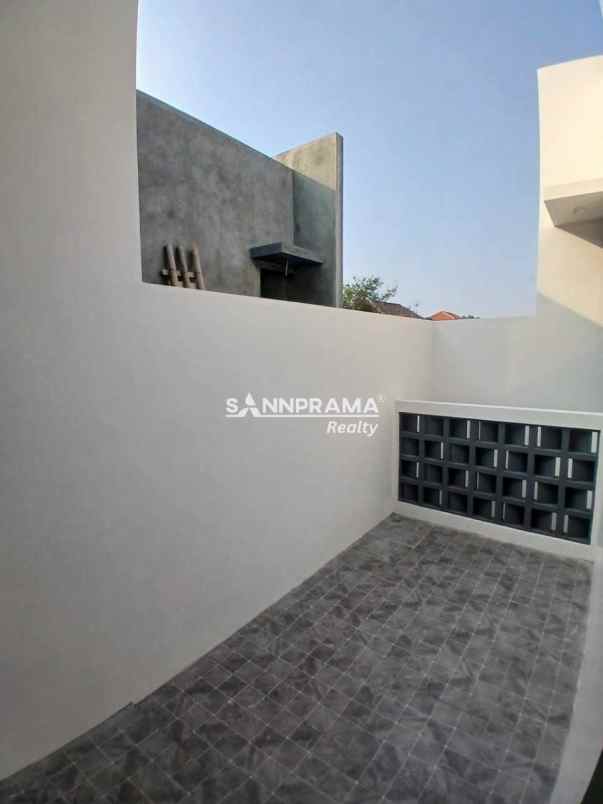 dijual rumah kav dki