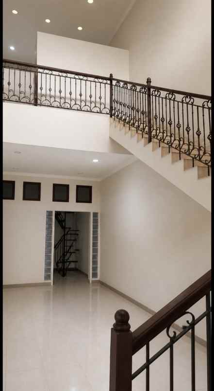 dijual rumah kayu putih pulo gadung