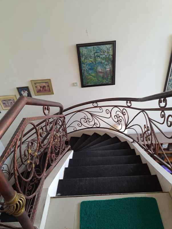 dijual rumah kebayoran baru