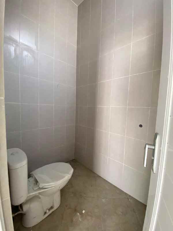 dijual rumah kebraon