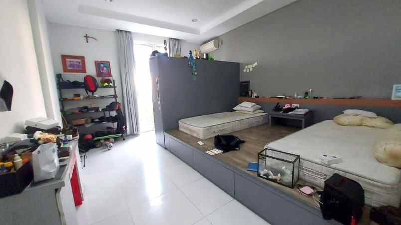 dijual rumah kelapa cengkir kelapa gading