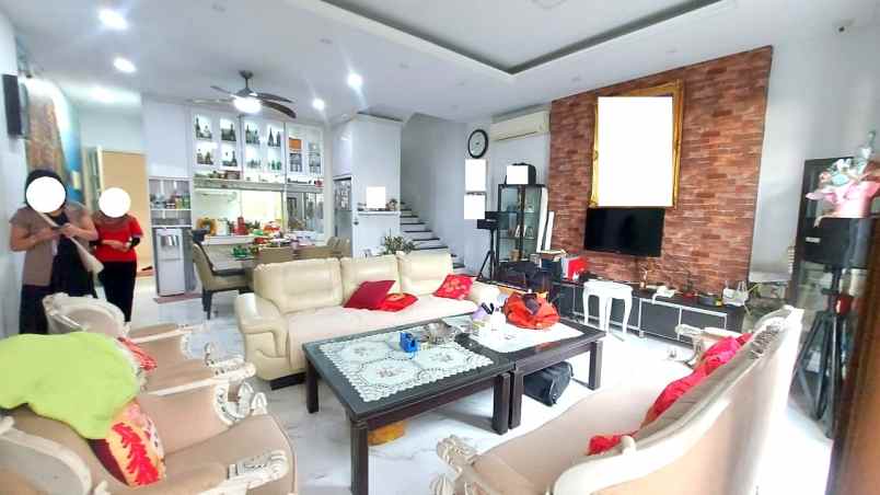 dijual rumah kelapa cengkir kelapa gading