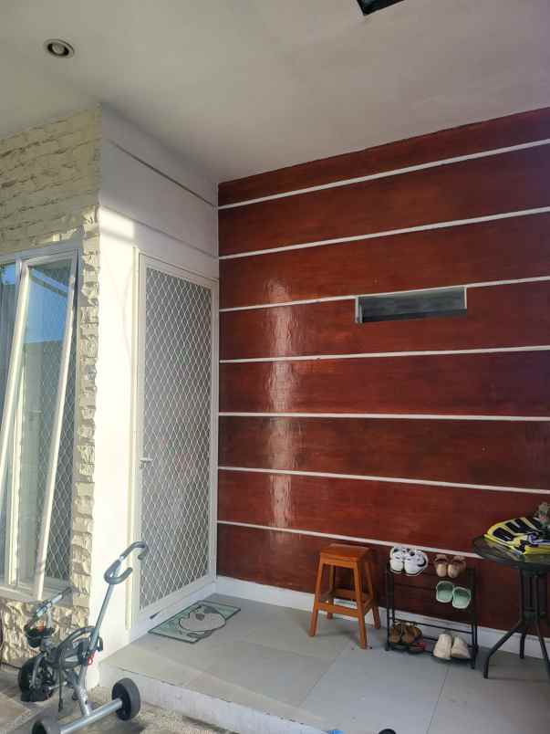 dijual rumah ketintang baru