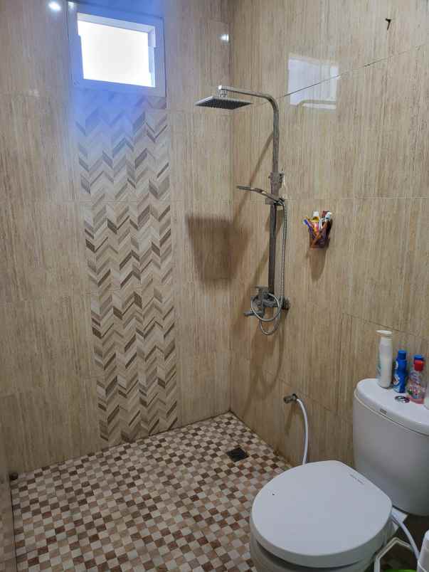 dijual rumah ketintang baru