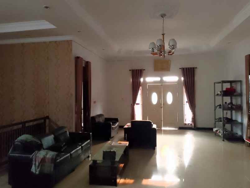 dijual rumah klender