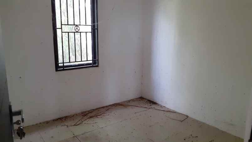 dijual rumah komp royal mansion tanjung raya 2