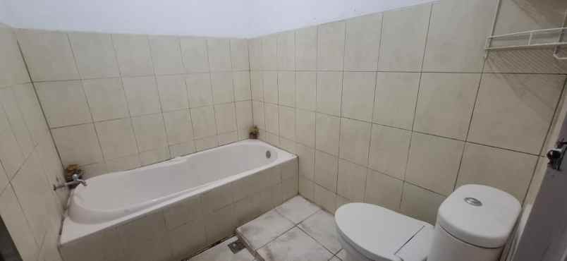 dijual rumah komplek arcamanik endah