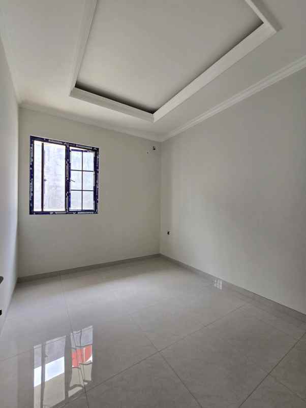 dijual rumah komplek billymoon pondok