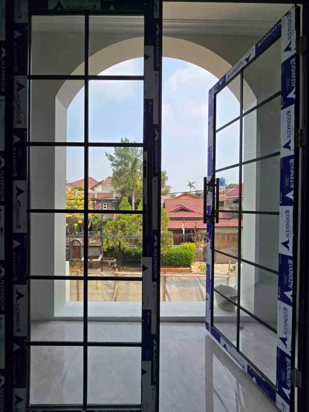 dijual rumah komplek billymoon pondok