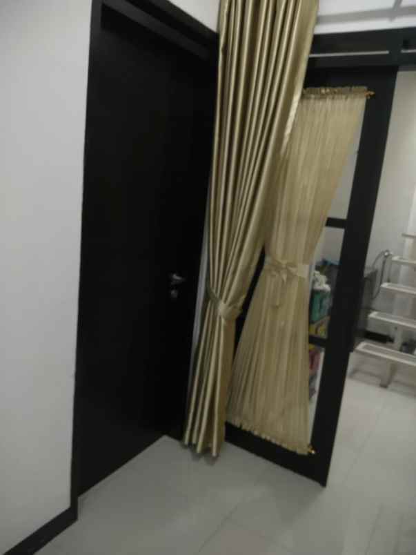 dijual rumah komplek buahbatu regency