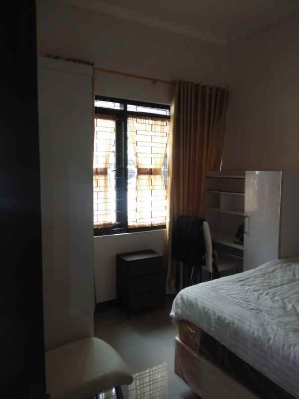 dijual rumah komplek buahbatu regency