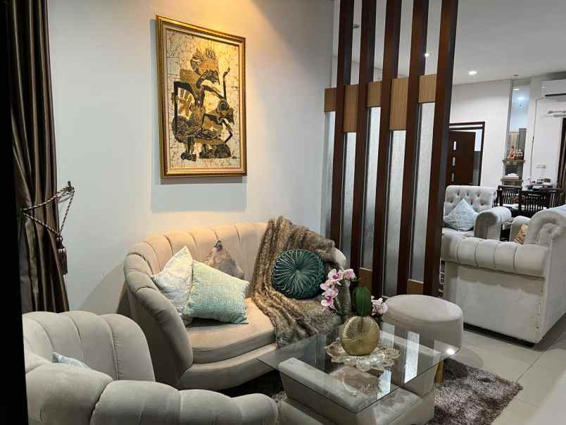 dijual rumah komplek buahbatu regency