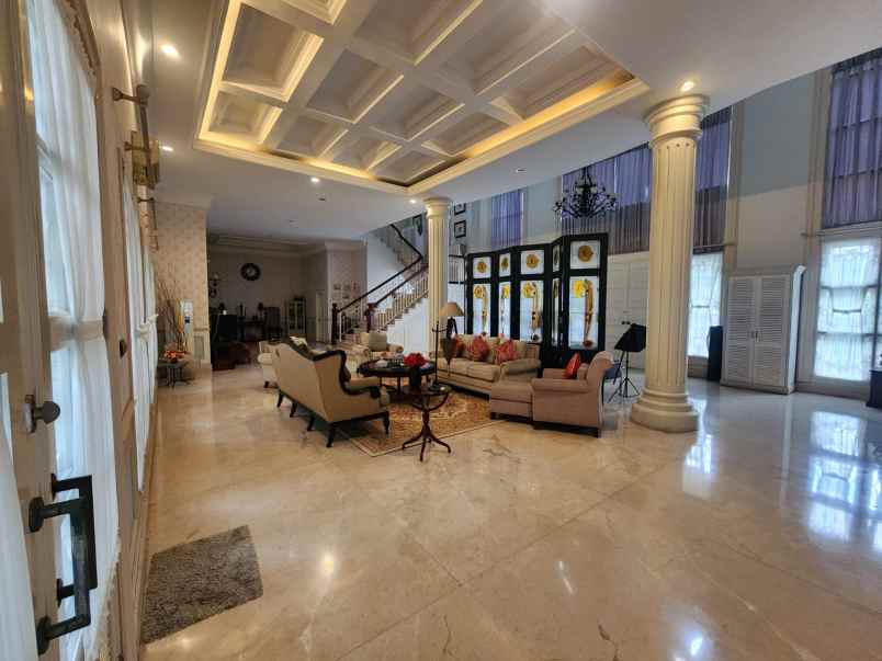 dijual rumah komplek cemara asri