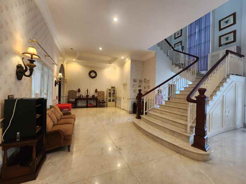 dijual rumah komplek cemara asri