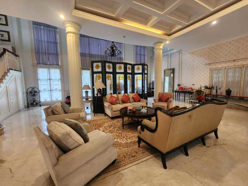 dijual rumah komplek cemara asri