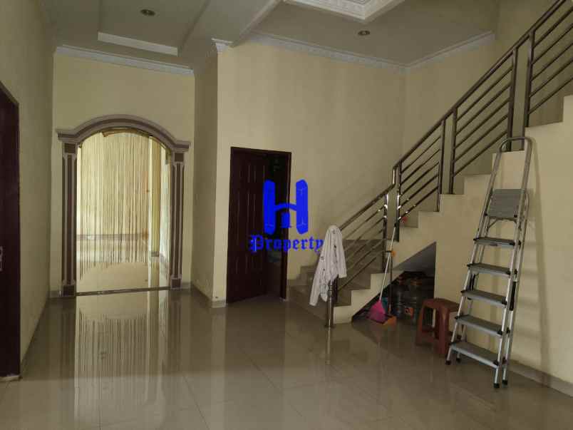 dijual rumah komplek cemara hijau jalan