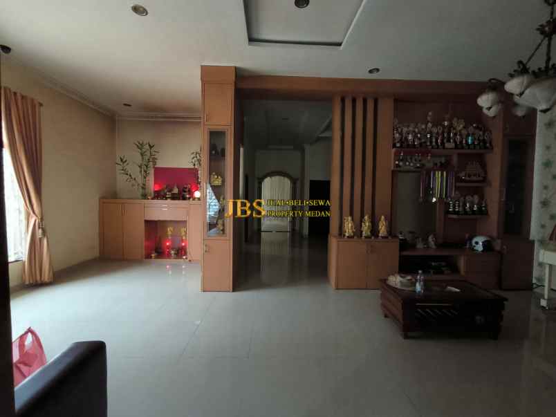 dijual rumah komplek cemara hijau jalan