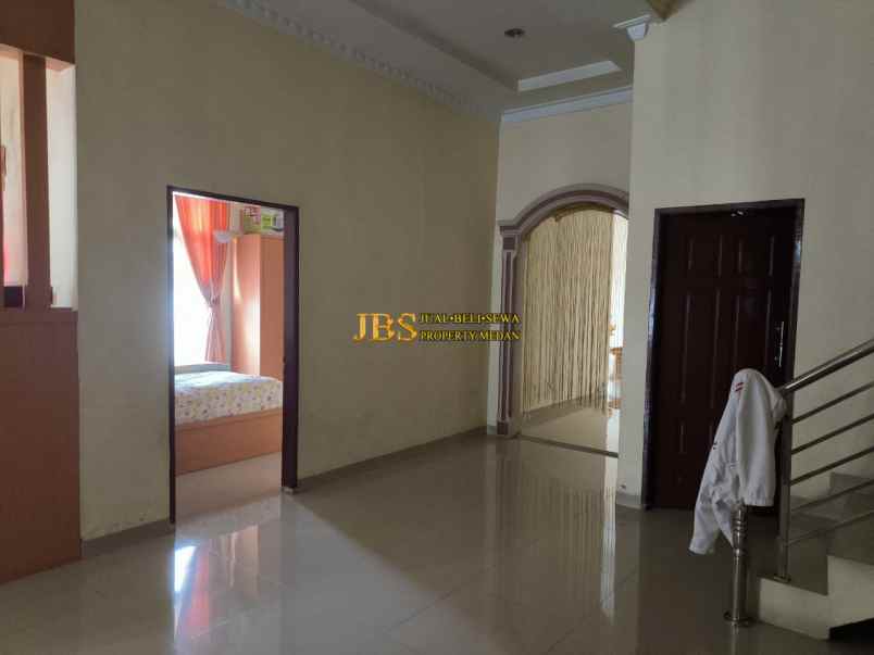 dijual rumah komplek cemara hijau jalan