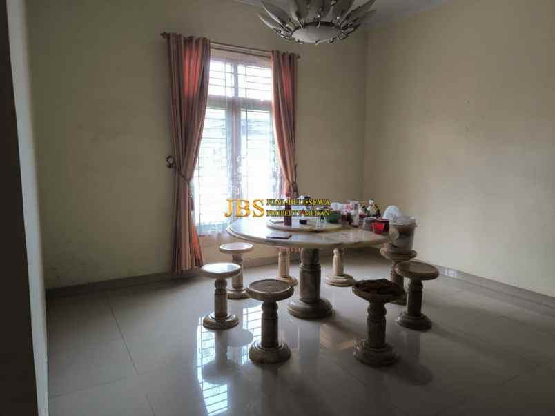 dijual rumah komplek cemara hijau jalan