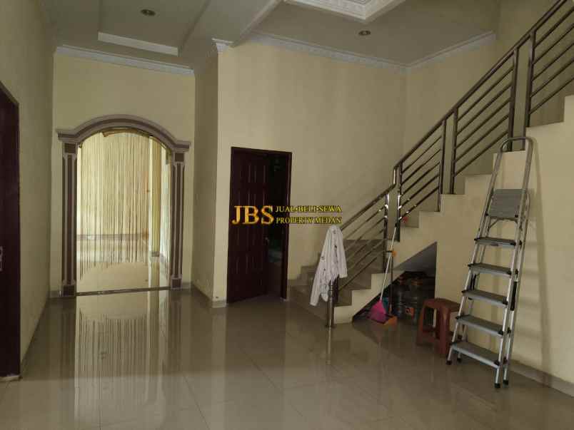 dijual rumah komplek cemara hijau jalan