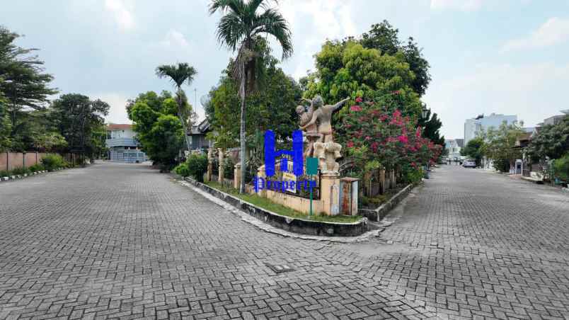 dijual rumah komplek cemara hijau jalan