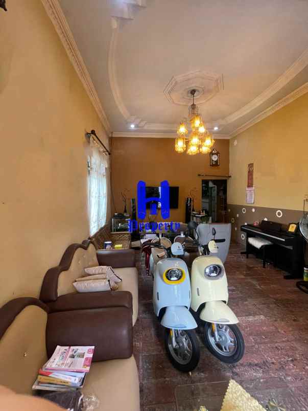 dijual rumah komplek cemara hijau jalan