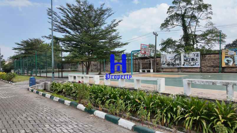 dijual rumah komplek cemara hijau jalan