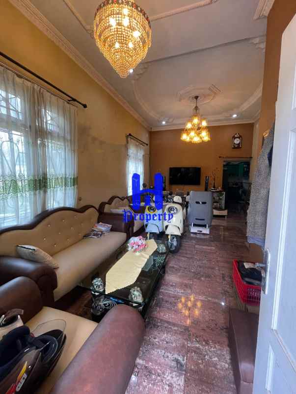 dijual rumah komplek cemara hijau jalan