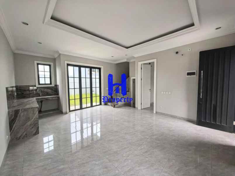 dijual rumah komplek citraland gama